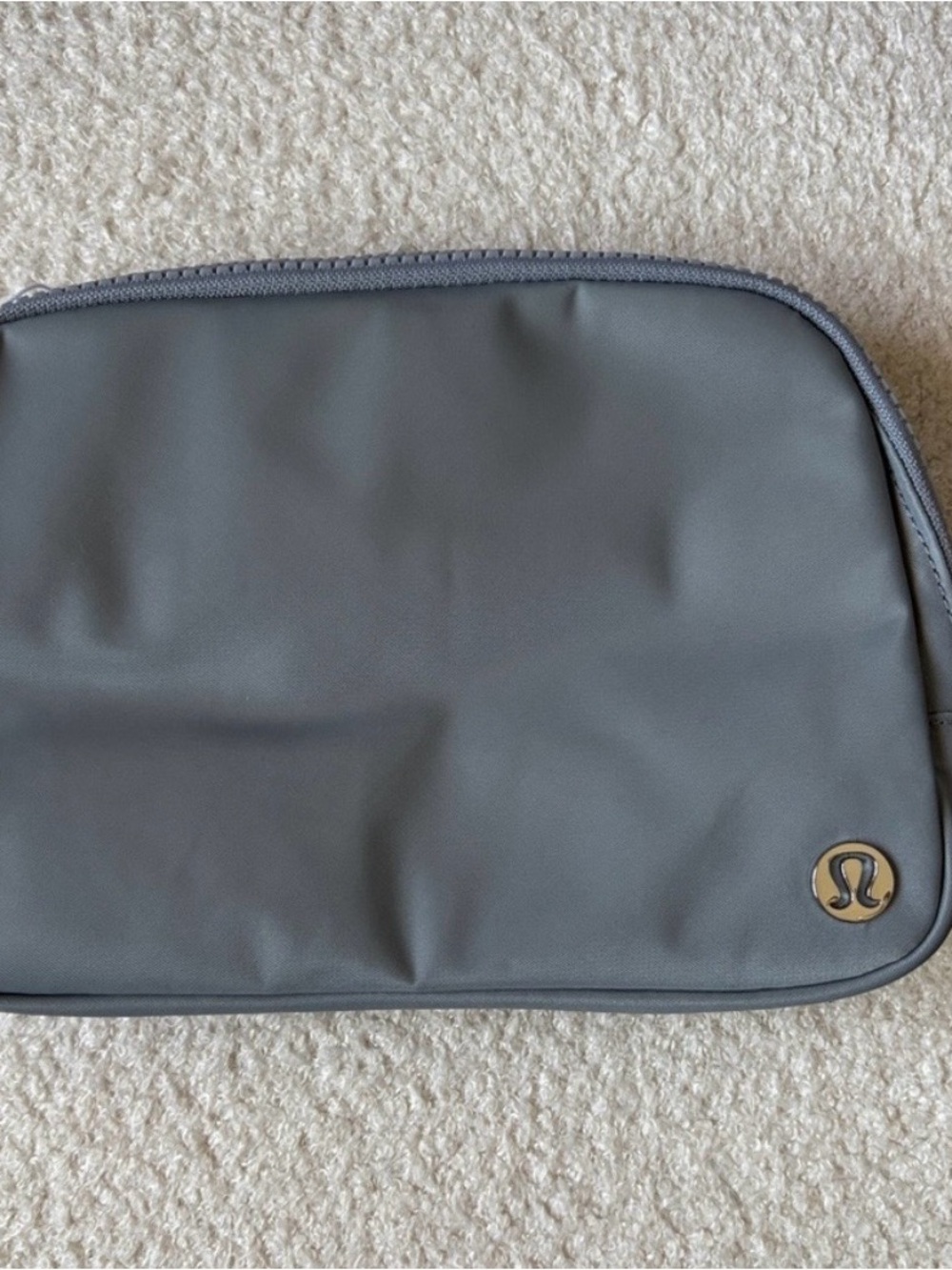 Brand new lululemon Everywhere Belt Bag (2L) in a sleek grey